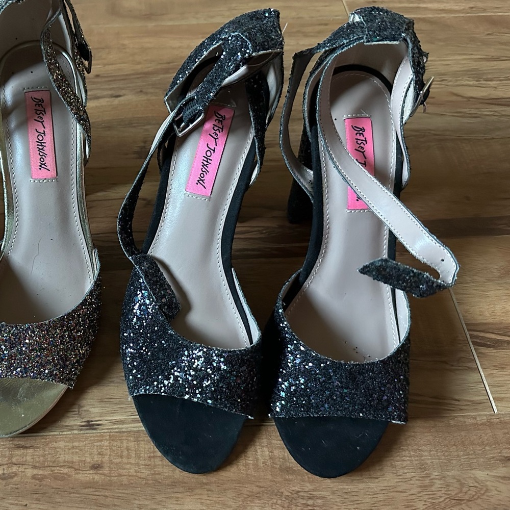 betsy johnson black glitter heels